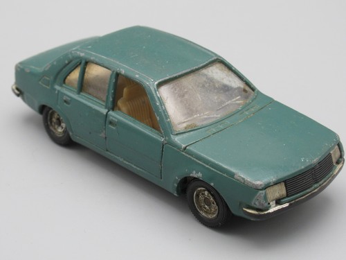 Voiture renault verte - voiture,
